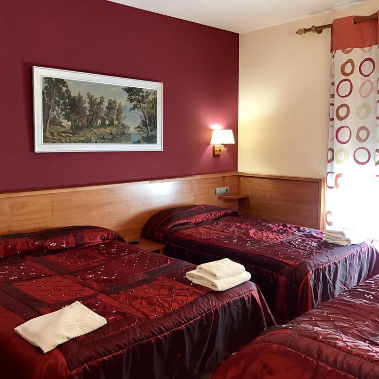 Hostal Fonda Galicia Cardedeu Exterior photo