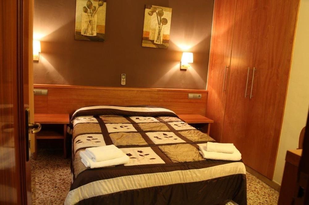 Hostal Fonda Galicia Cardedeu Exterior photo