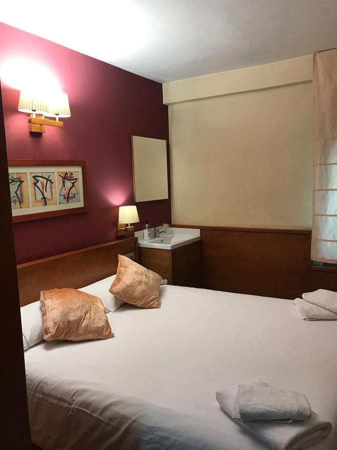 Hostal Fonda Galicia Cardedeu Exterior photo