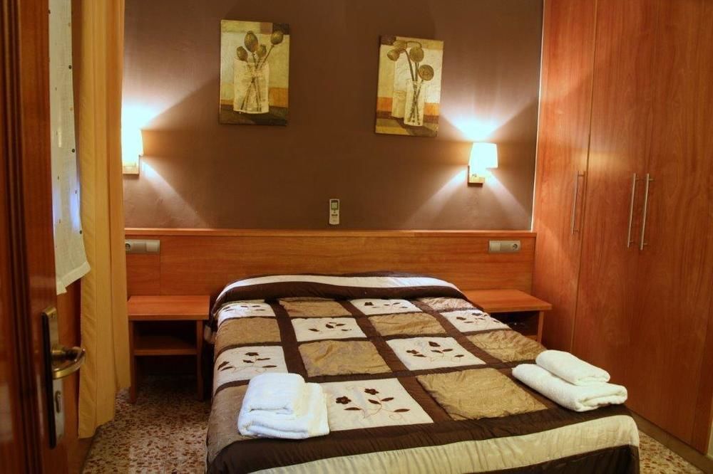 Hostal Fonda Galicia Cardedeu Exterior photo