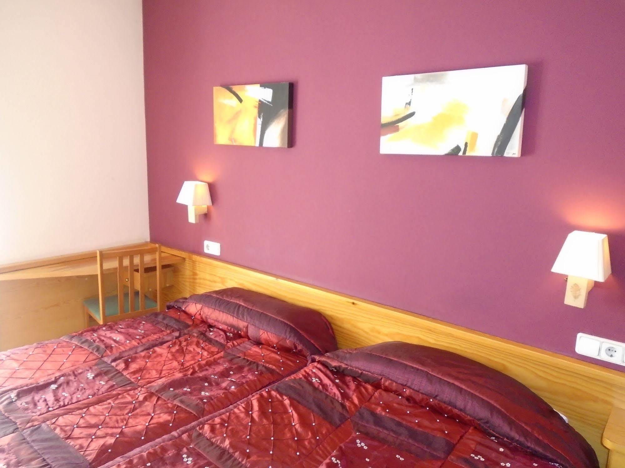 Hostal Fonda Galicia Cardedeu Exterior photo