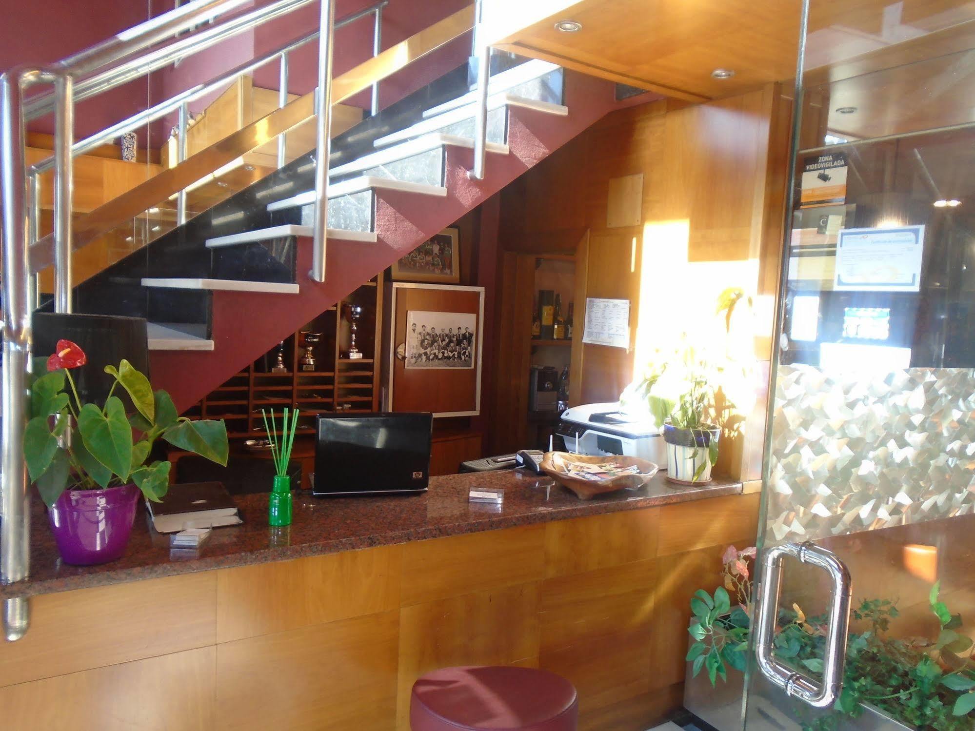 Hostal Fonda Galicia Cardedeu Exterior photo